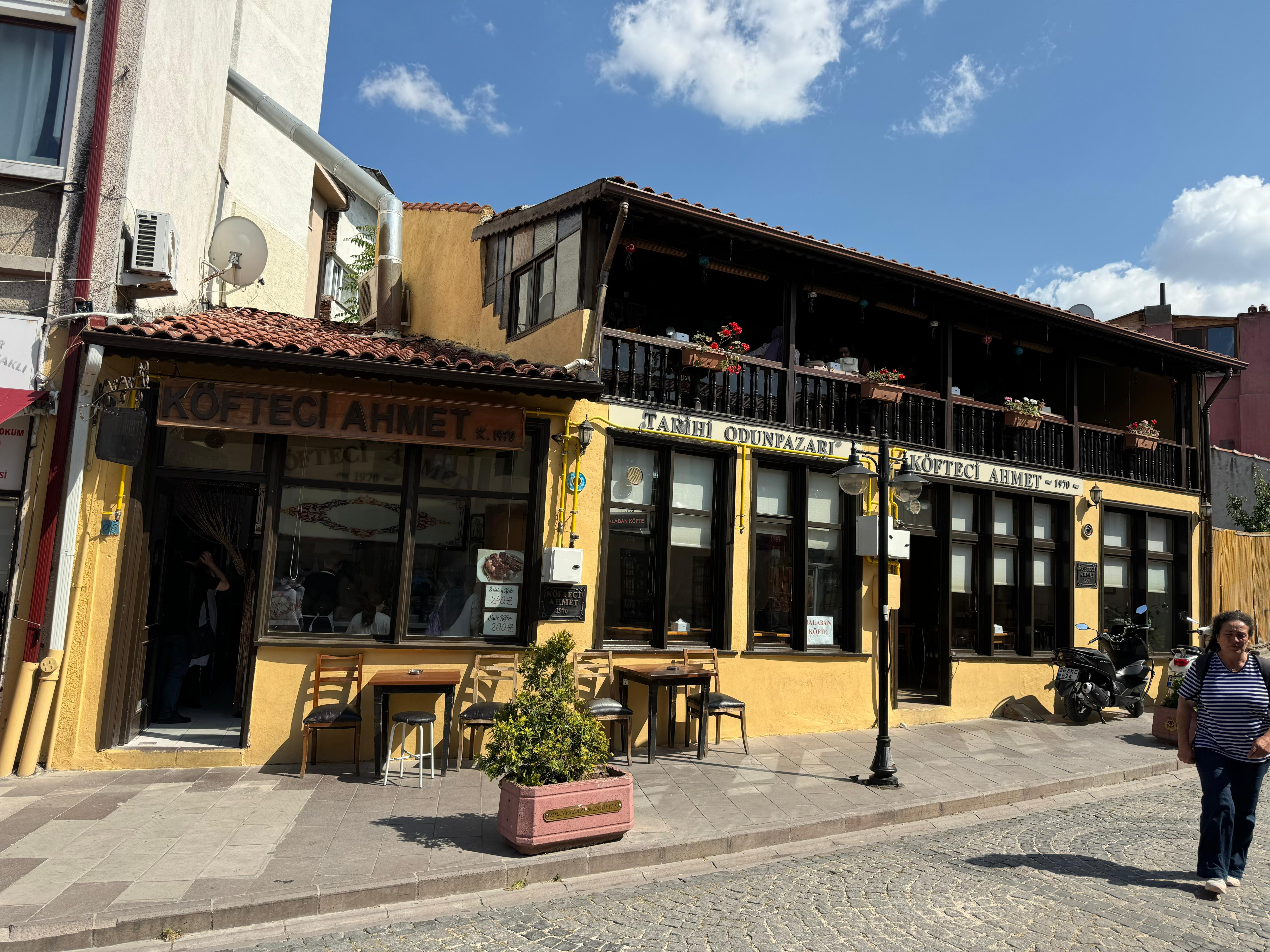 TARİHİ ODUNPAZARI KÖFTECİ AHMET